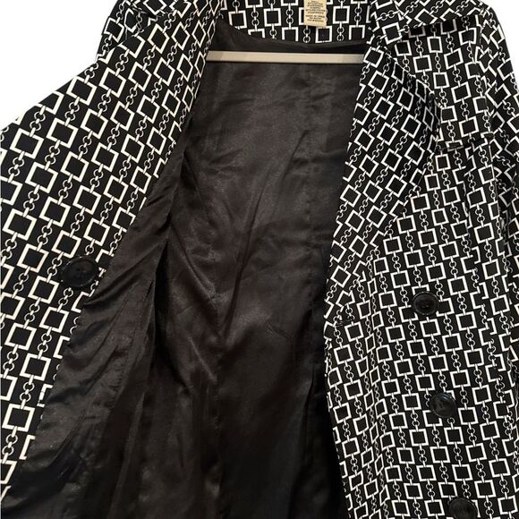 Vertigo Paris Trench Coat - Picture 6 of 10